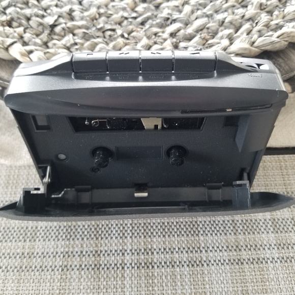 RCA Portable AM/FM Radio Cassette Player Walkman - Picture 6 of 6